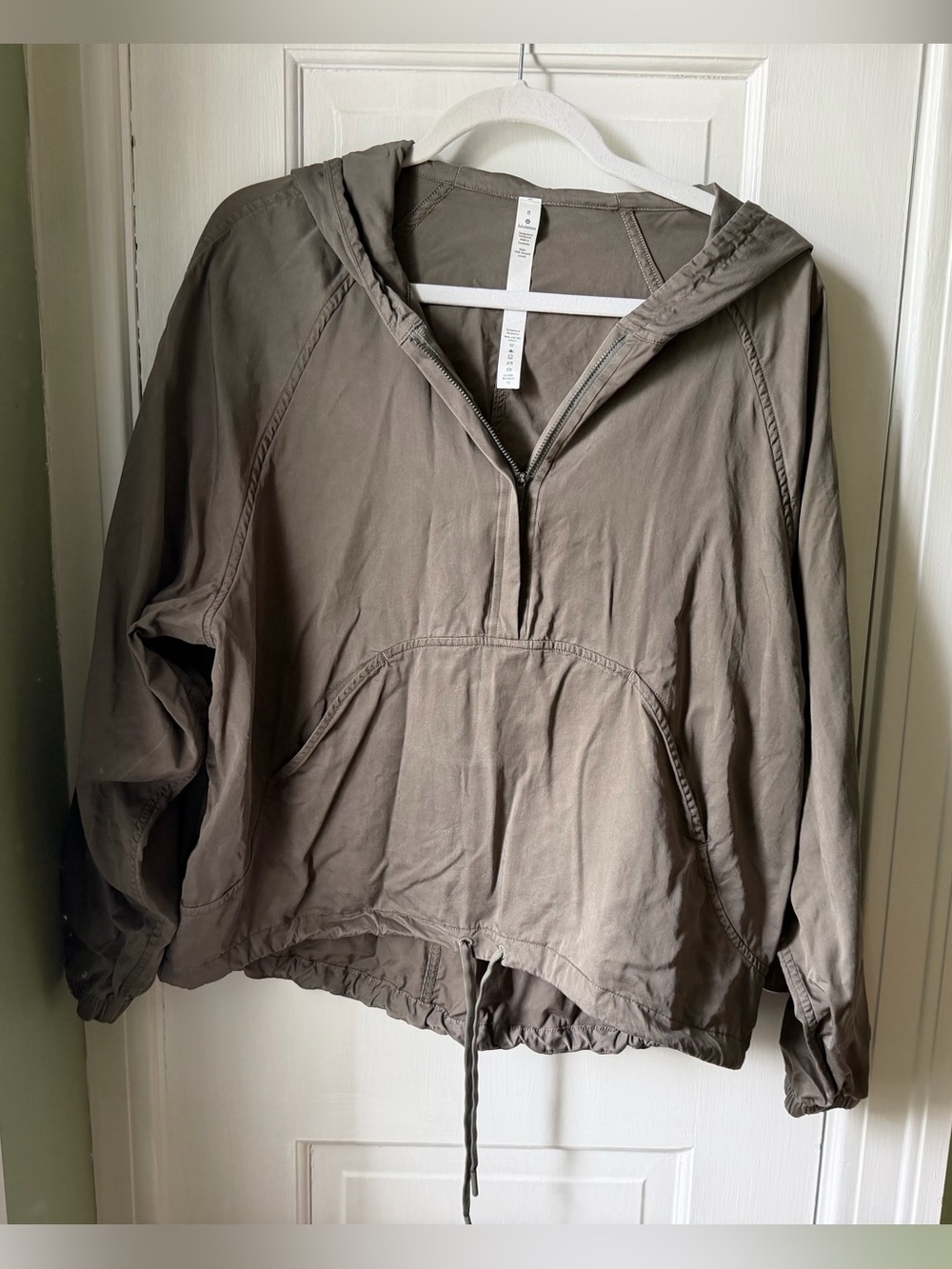 Lululemon City Stroll Hoodie Olive Green Women’s Size 8